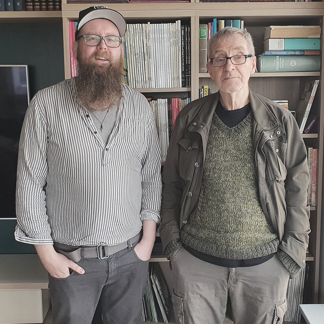 Snæbjörn talar við fólk