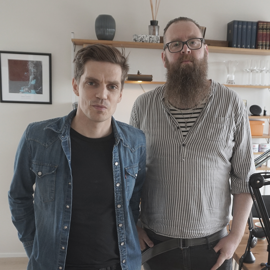 Snæbjörn talar við fólk