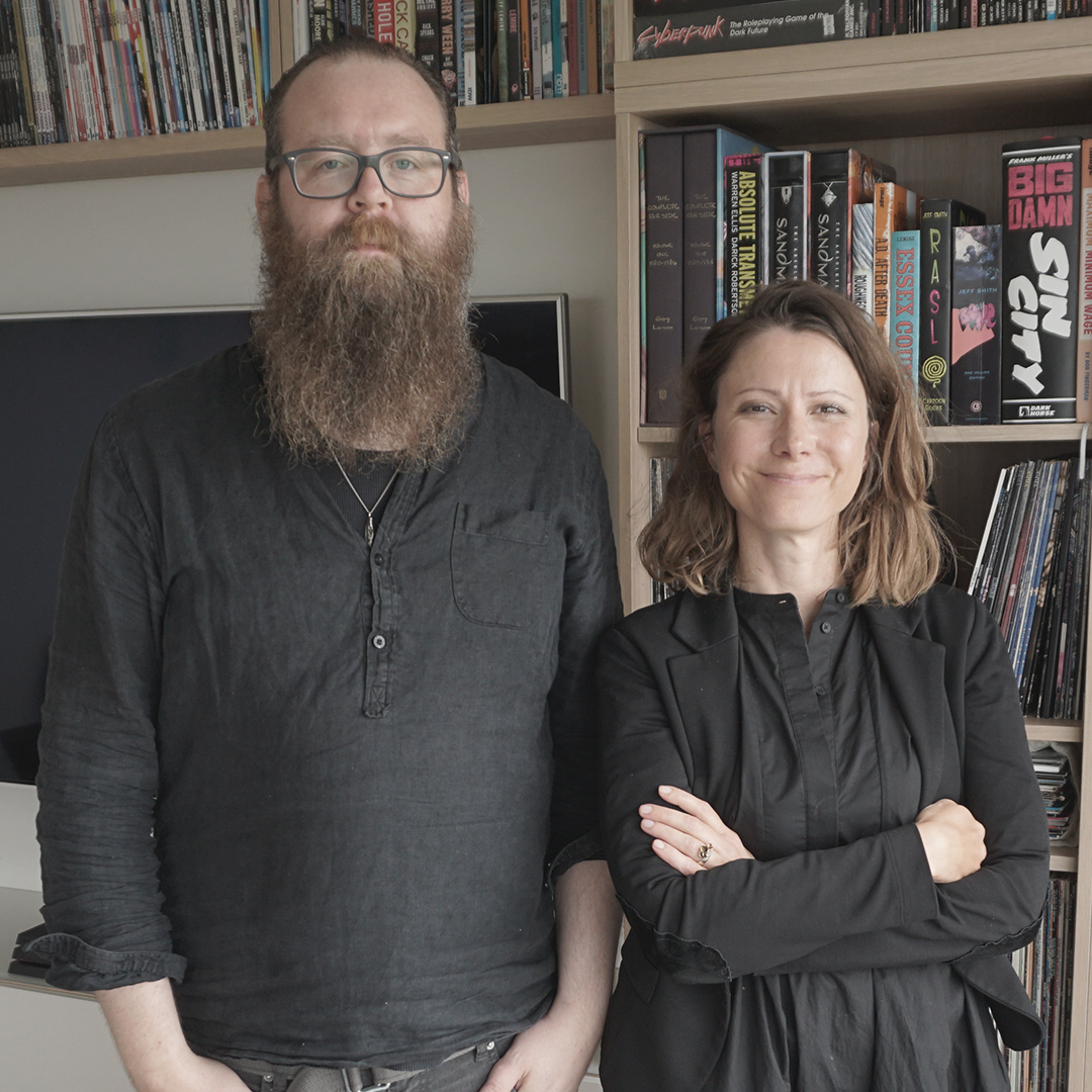 Snæbjörn talar við fólk