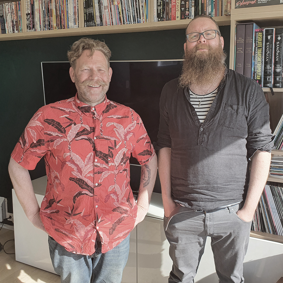 Snæbjörn talar við fólk
