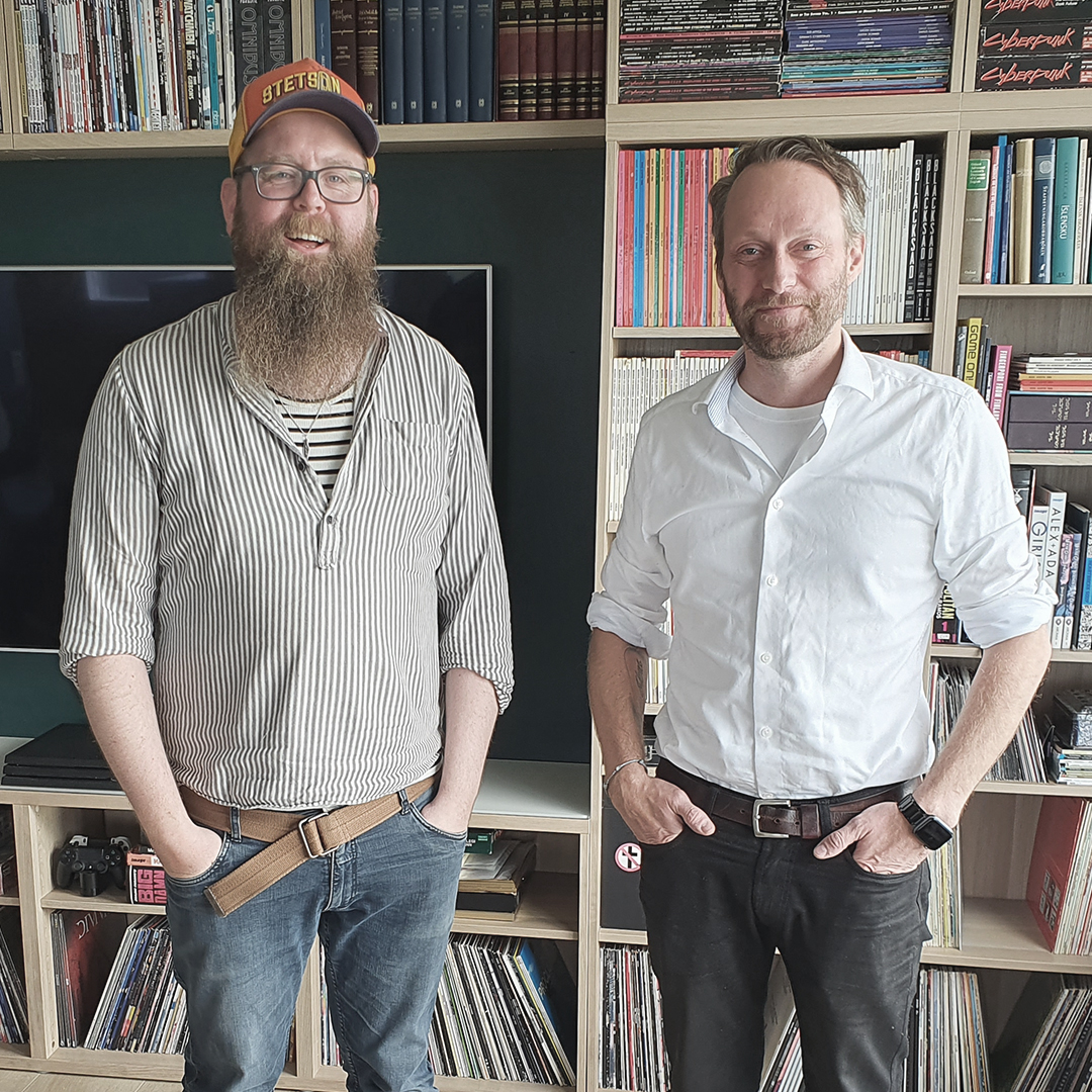 Snæbjörn talar við fólk