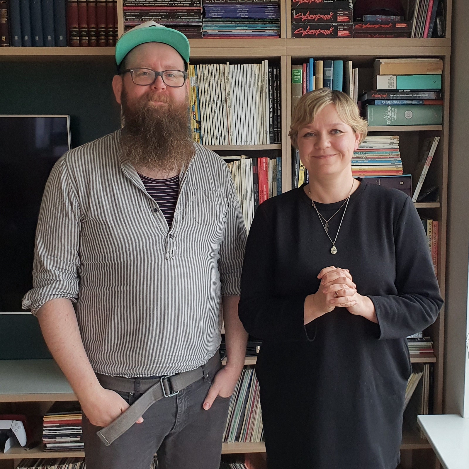 Snæbjörn talar við fólk