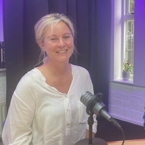 Podcast Cultuurpraat met cultuurcoach Gea Jonker en kunstenaar Mathilde Leonore
