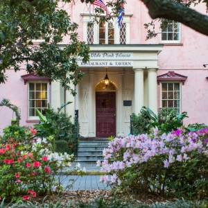 The Olde Pink House | Savannah, Georgia: Anything But Ordinary S1E8