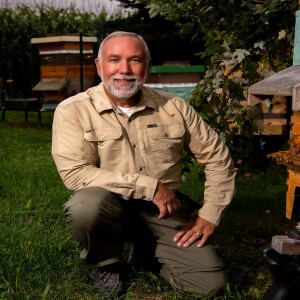 Frederick Dunn Interviews Dr. Leo Sharashkin regarding Horizontal Bee Hives and Natural Beekeeping