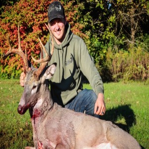 E38: Barstool Buck Strategies: Travis Kills A Good‘ern! Season Updates, Clover Plots, & Carter‘s Big 10