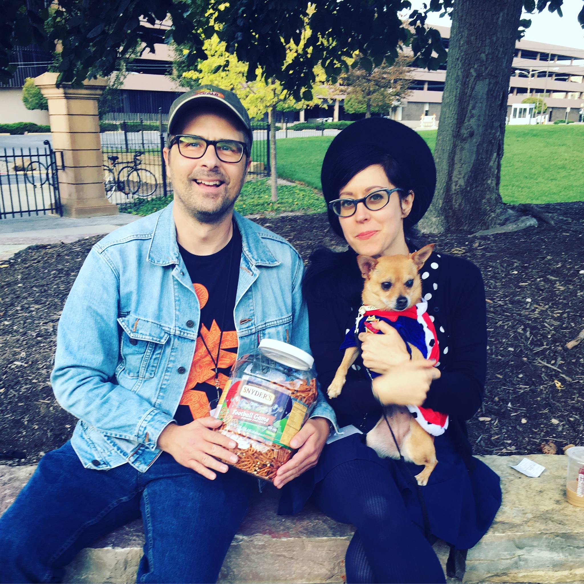 Episode #83-JOHN PORCELLINO! Liz Prince! plus DOG DRAMA!!