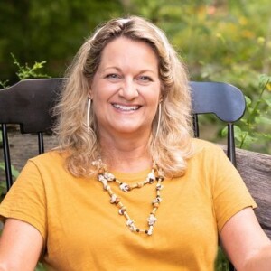 Sacred Spaces and Growing Edges: Teaching Religion to Kids with Vicki Garlock – Walk Talk Listen (Episode 196)