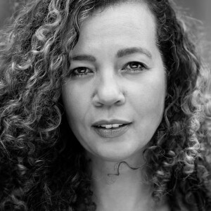 Finding Her Voice with Jeanine Jansen – Walk Talk Listen (Episode 191)