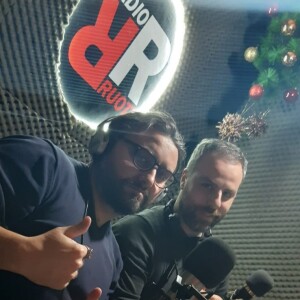 GLI ANACCADEMICI, 35ยฐ EPISODIO: โCENA OLTRANZISTA, 8ยฐ PORTATA: TRITO DI VITELLO SANATO CON MOSAICO DI PISTACCHI, PEPE E LIMONE SU PIETRA DI METEORITEโ. 05-01-2023
