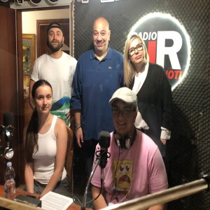 Erasmus 2023 Progetto ” EU-INFLUENCER” In studio Rocco Sileo, ospiti Anita ( Bulgaria ) , Murat ( Turchia ) e l’interprete  Dott.ssa  Anissa. Tecnico audio Domenico Nardiello.