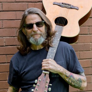 Central Missouri multi-talented singer/songwriter Howard Levinson is my very special guest!