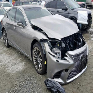 How Can You Make Your Damaged Car Removal Easy?