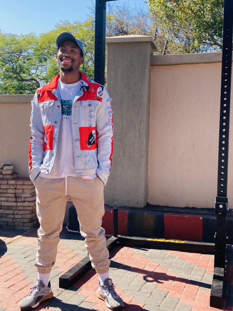 Xolani Nhleko