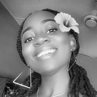 Ẽsthẽllẫ Ỹõũng