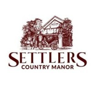 Solo Soiree: Saying "I Do" in a Garden Paradise at Settlers Country Manor