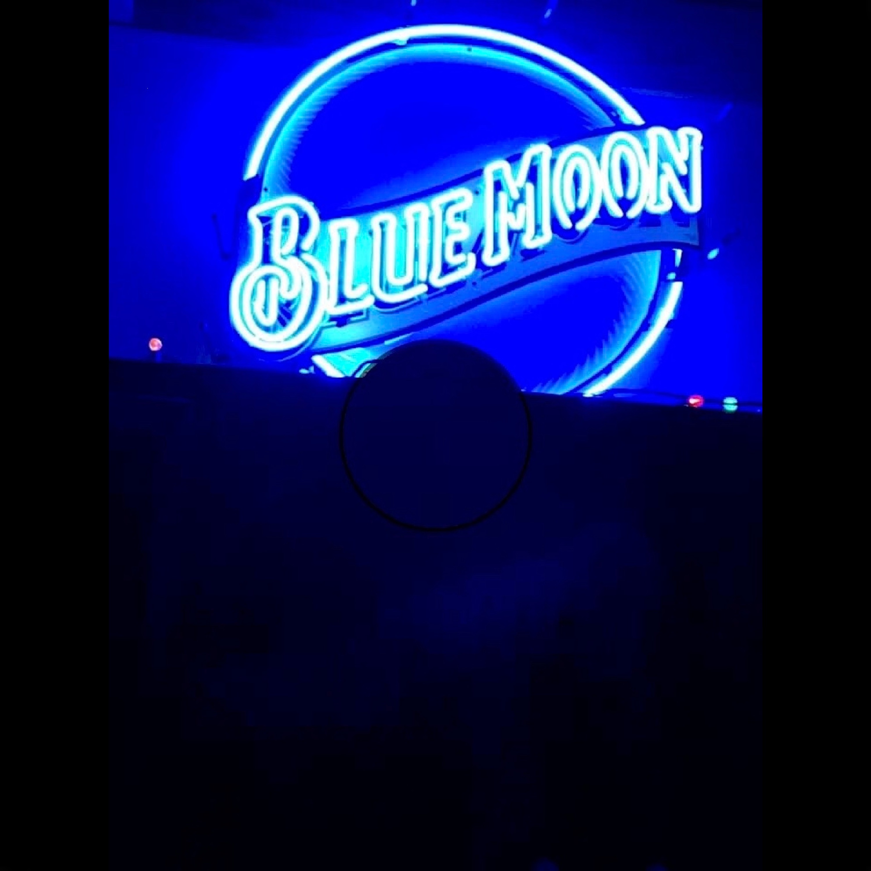 the blue moon lounge